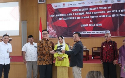 PERESMIAN GIEBEI SEMPATI  (GALERI INVESTASI EDUKASI BURSA EFEK INDONESIA)