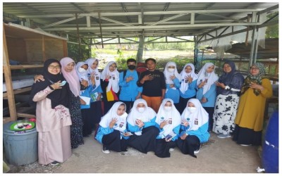 STUDY LAPANGAN SMAN 4 BUKITTINGGI BUDIDAYA MAGOT DALAM PEMANFAATAN LIMBAH ORGANIK