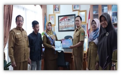 MONITORING KLINIK LITERASI KONSELING “KILANG” BIBLIOTERAPI SMAN 4 BUKITTINGGI